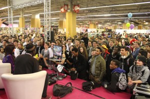 Animation Kayane à Soul Calibur V ou Injustice Gods Among Us sur la scène du stand :)